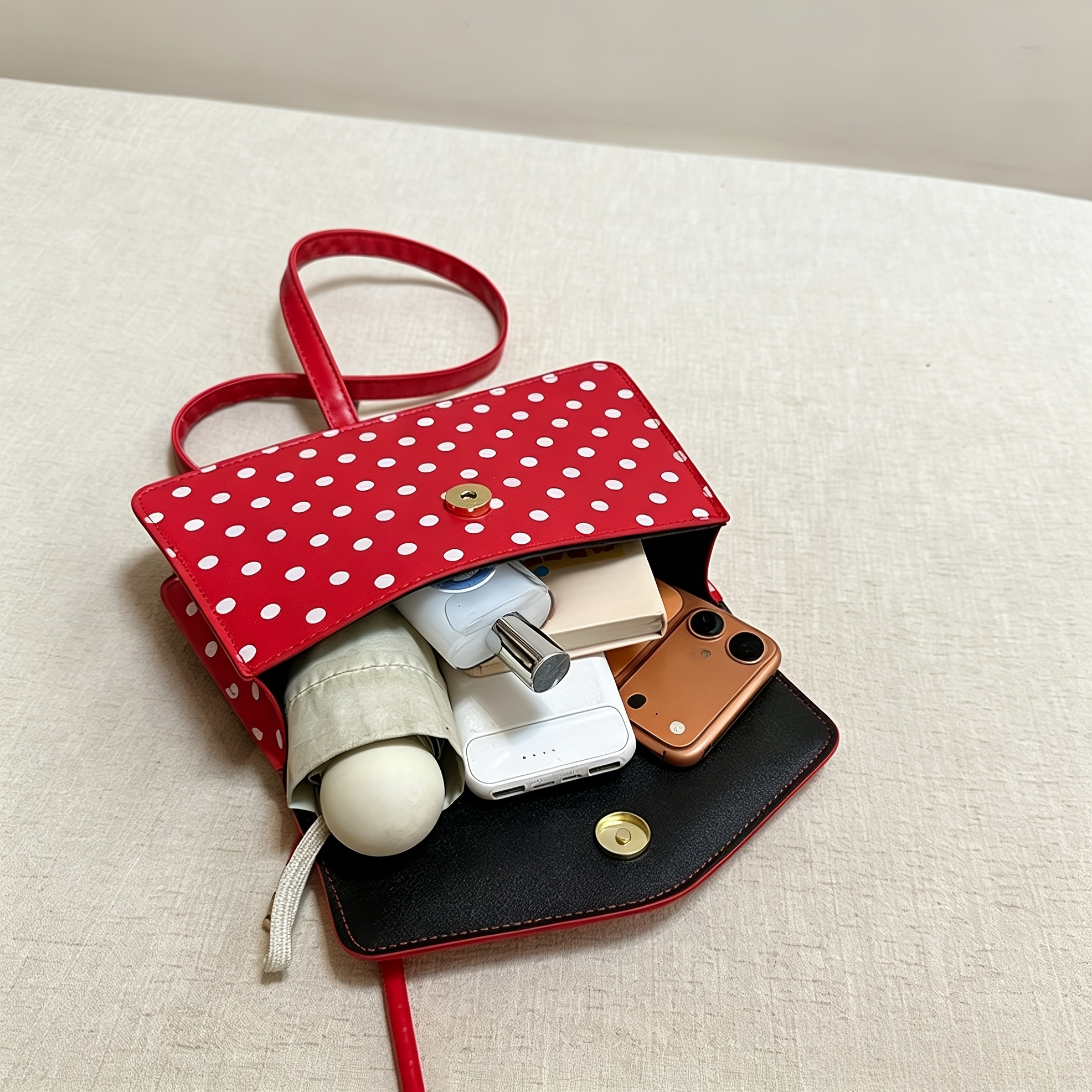 Niedliche, kleine, quadratische Damenhandtasche in Weiß und Schwarz mit weißen und schwarzen Punkten, geknotetem Henkel und abnehmbarem Schulterriemen, elegante Umhängetasche für jeden Tag._voghion.com