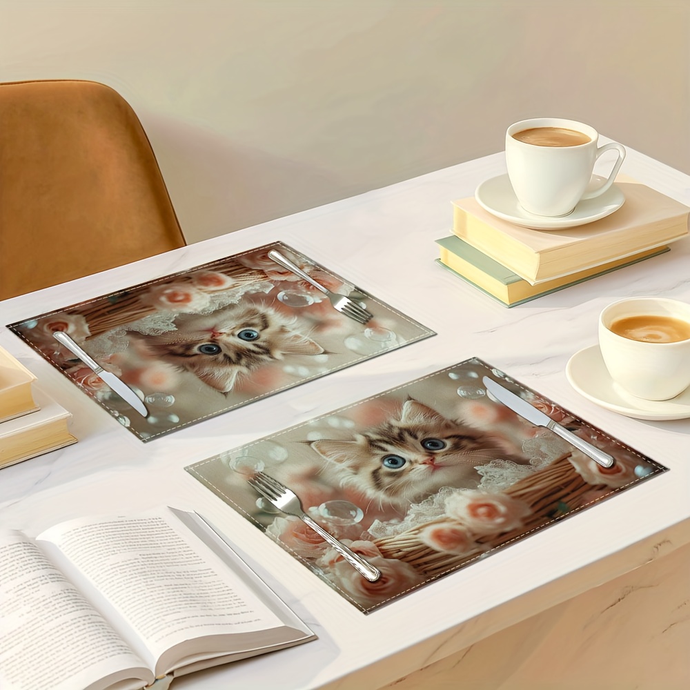 Set van 4 placemats met een schattig kittenontwerp. Stevige, rechthoekige placemats, ideaal voor feestelijke maaltijden, bijeenkomsten, gebruik in de keuken en op tafel thuis._voghion.com