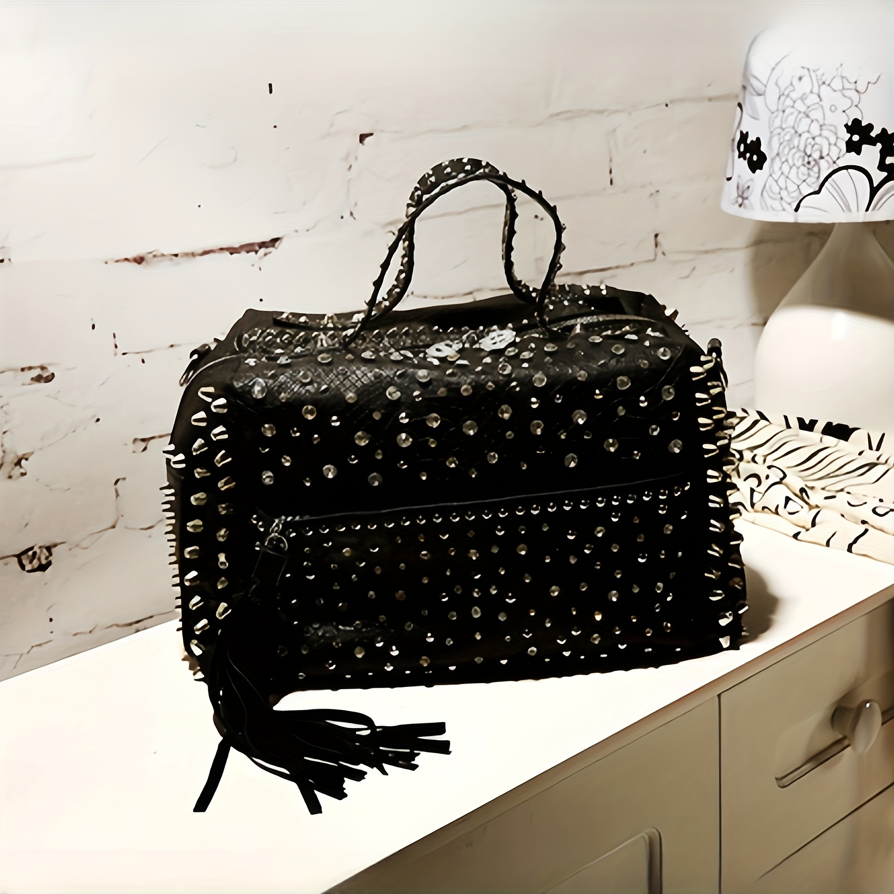 Női válltáska leopárdmintával és strasszos díszítéssel_voghion.com